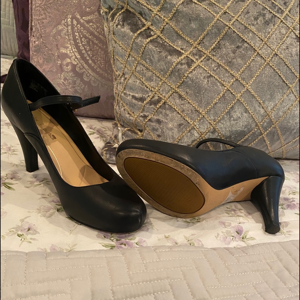 Clark’s Mary Jane heels - black leather
